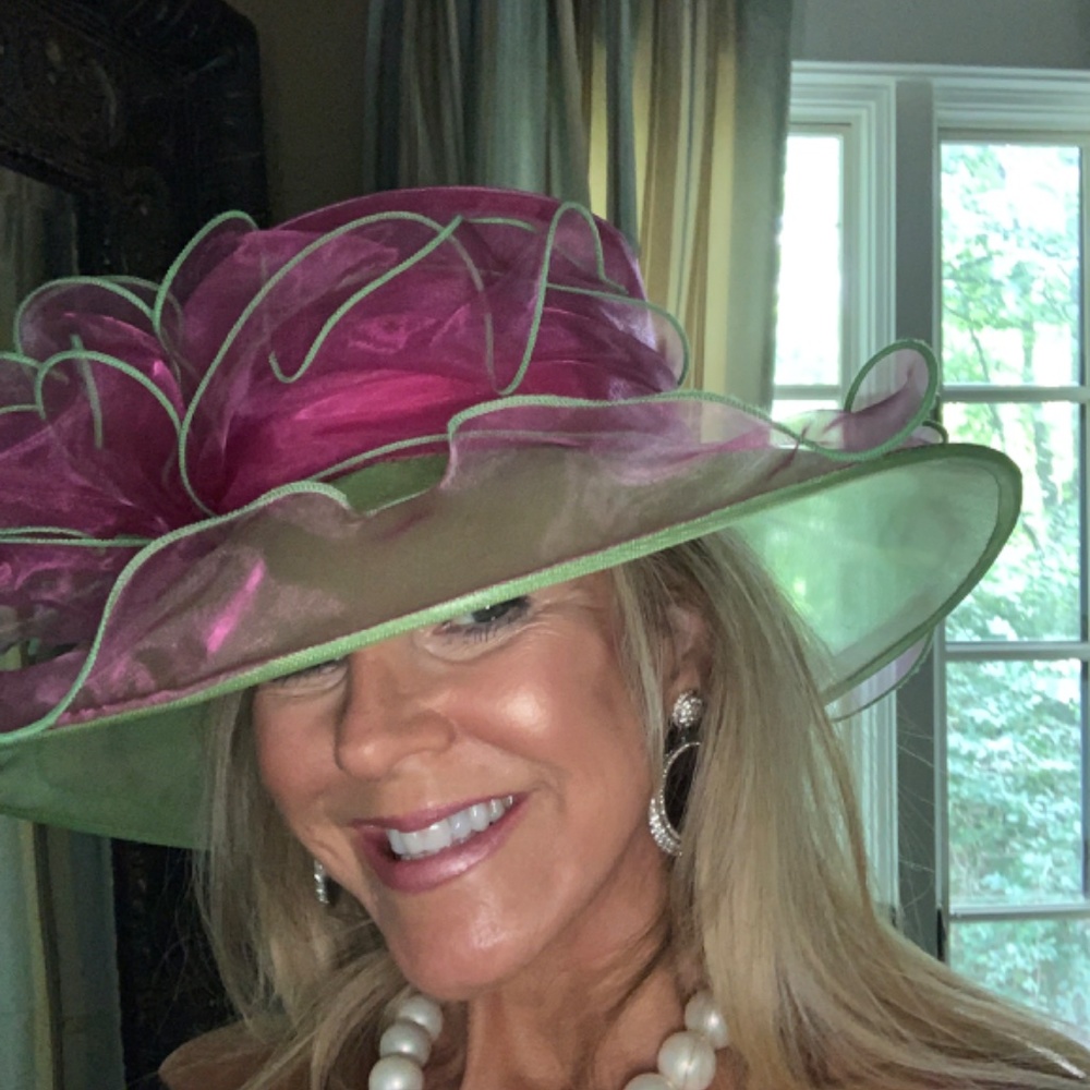 Custom organza hat - Picture 3 of 4